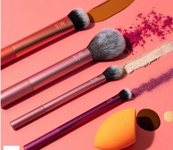 The Real Techniques Everyday Essentials Set Of 5